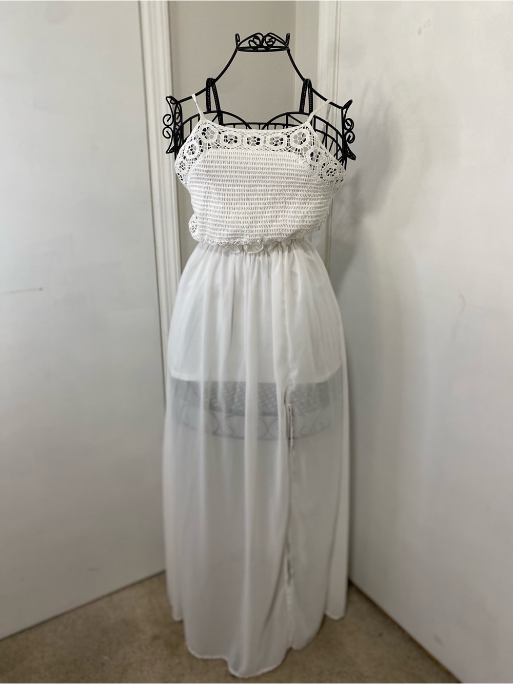 Iris Women’s Size S White Crochet Maxi Dress Backless Beach Cruise Summer Resort